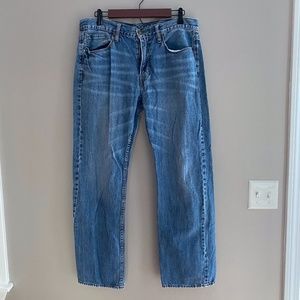 Mens American Eagle medium-light wash, relaxed jeans, 33